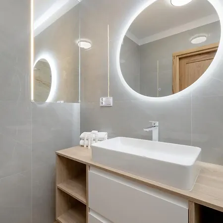 Eleganckie Basen, Fitness & Balkon By Renters * Dziwnow